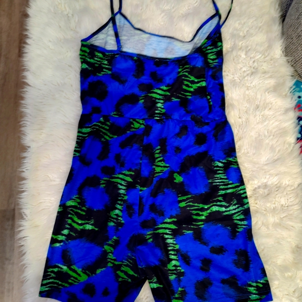 New!  Juniors shorts romper.  Size M (US 6) by Shein